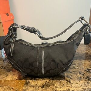 Coach signature bag C06K-10073